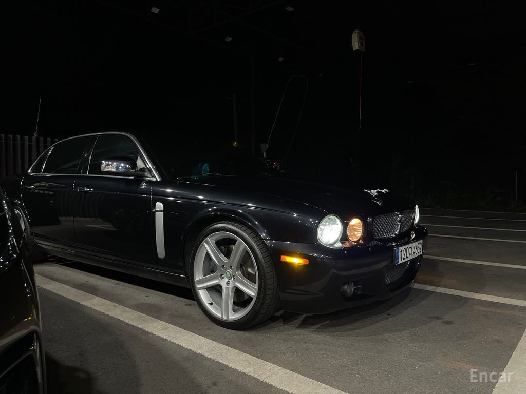 Jaguar XJ