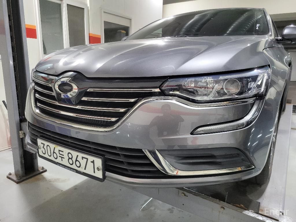 Renault SM6