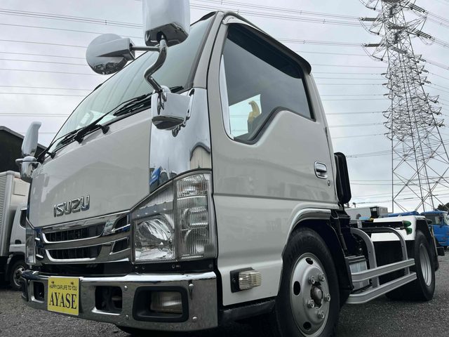 Isuzu Elf