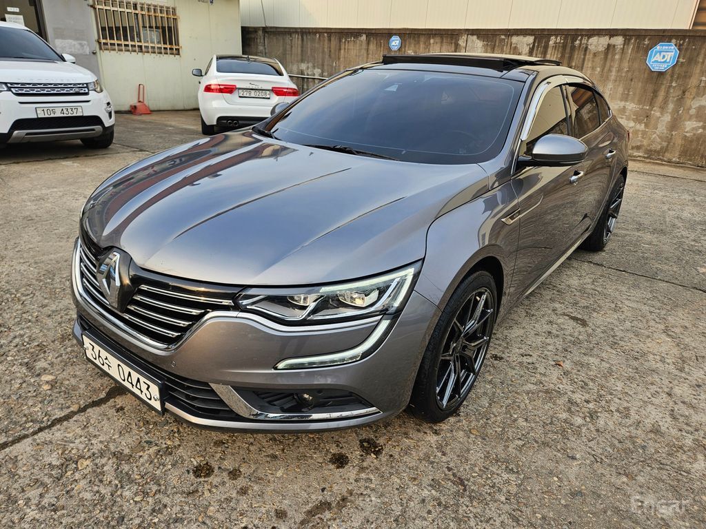Renault SM6