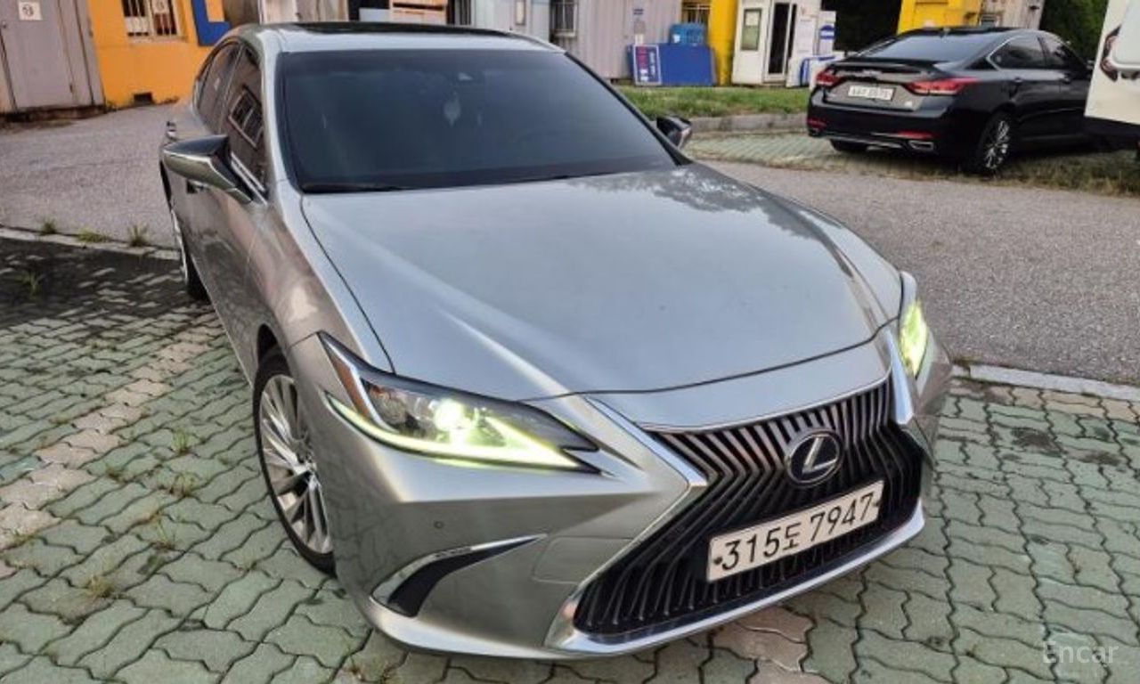 Lexus ES