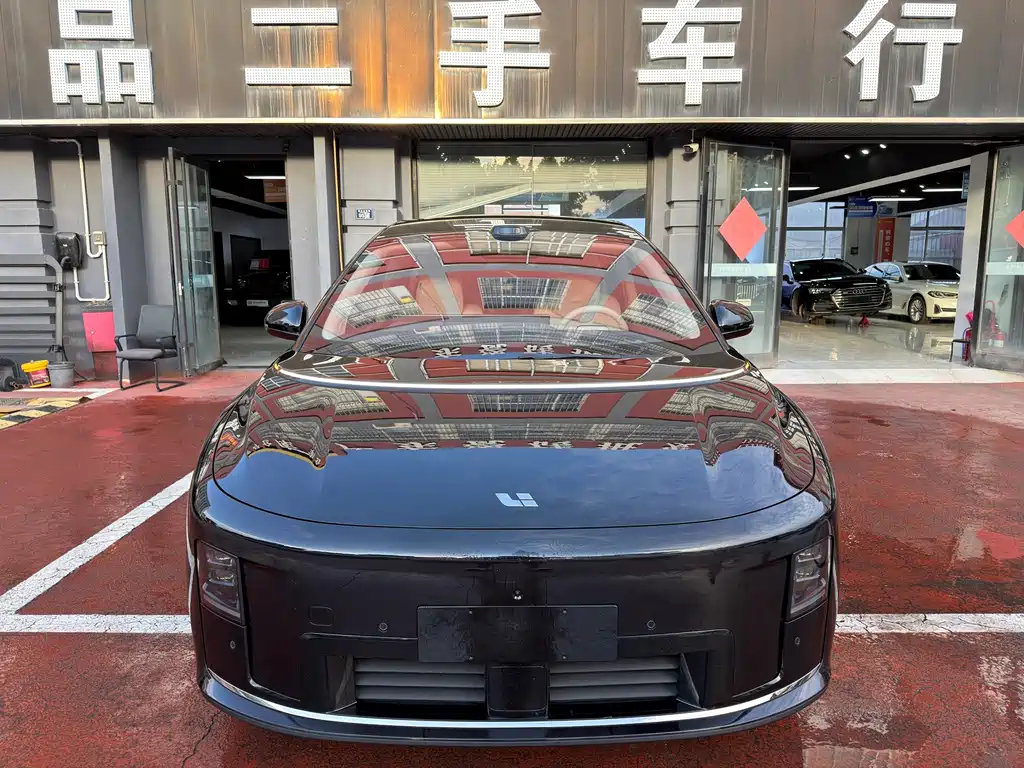 Li Auto i8