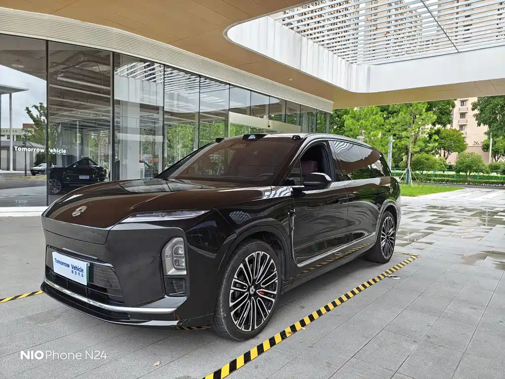 NIO ES8
