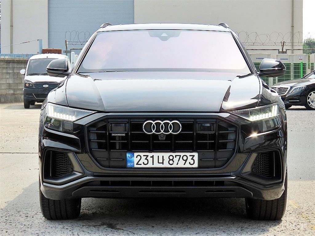 Audi Q8