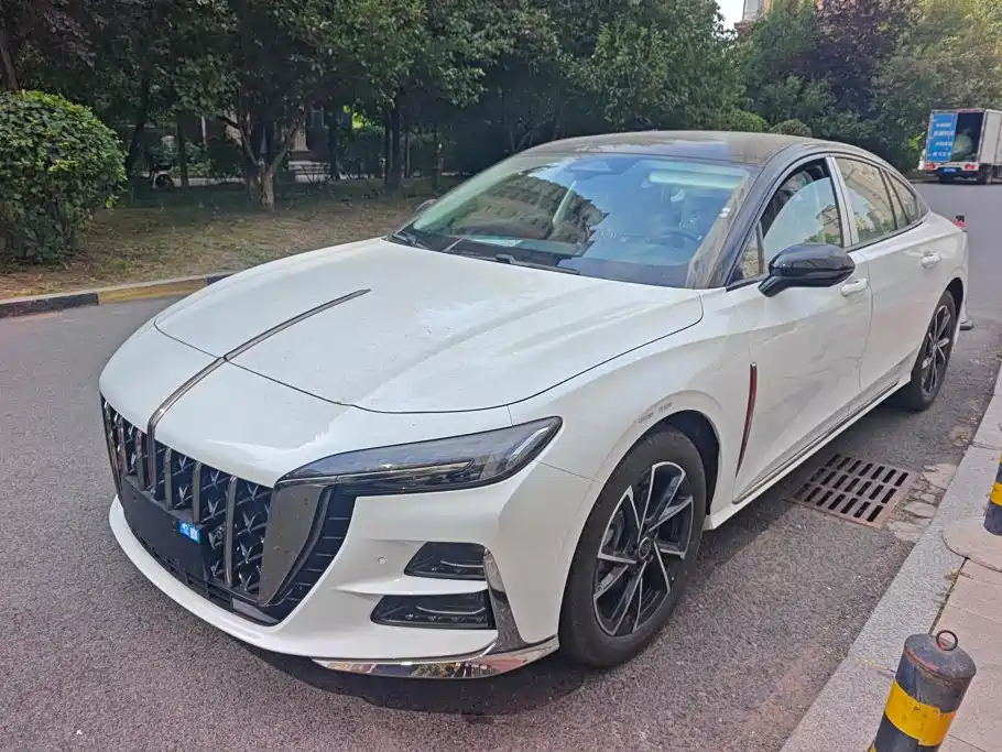 Hongqi H6