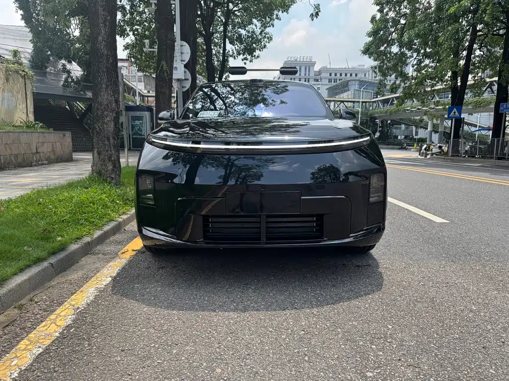 Li Auto L8