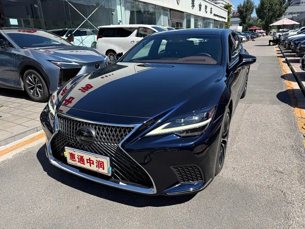 Lexus LS