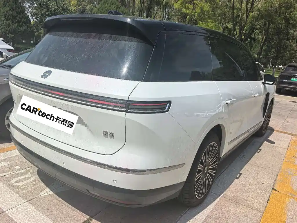 NIO ES8
