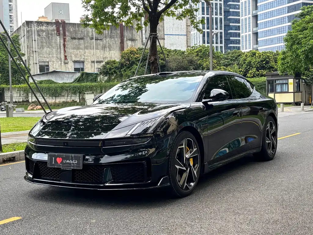 Lynk & Co 10