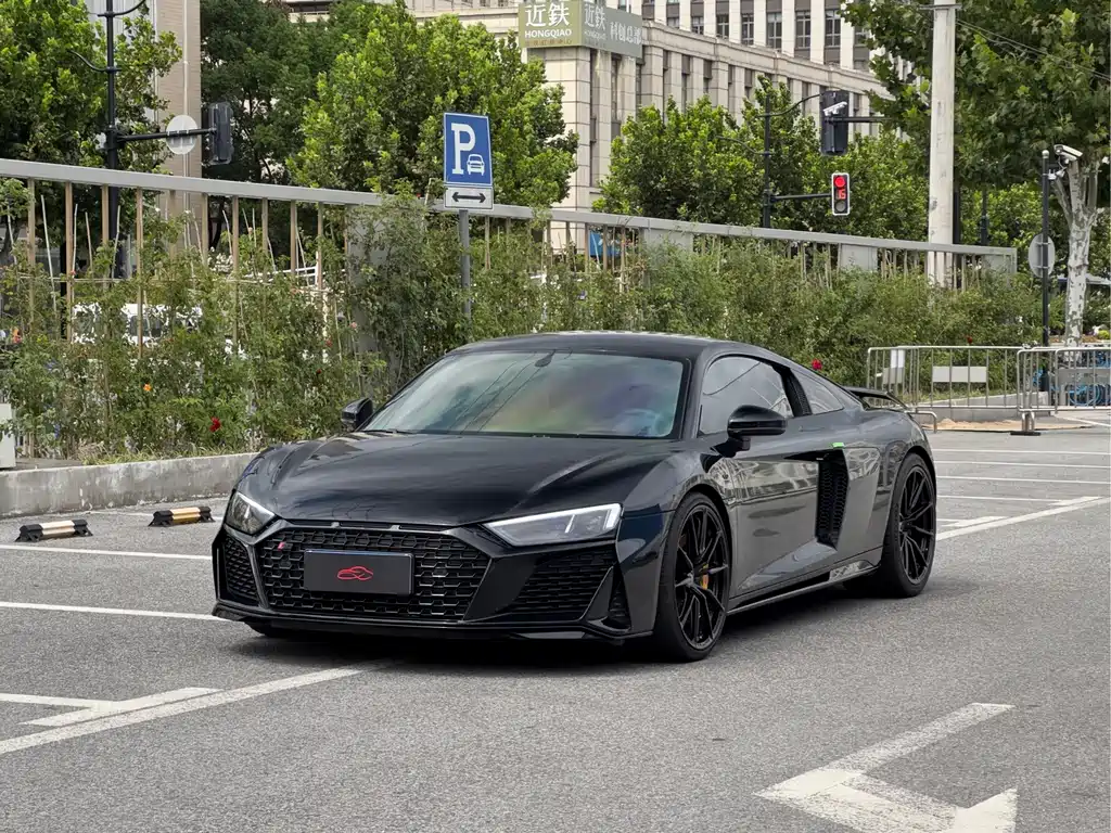 Audi R8