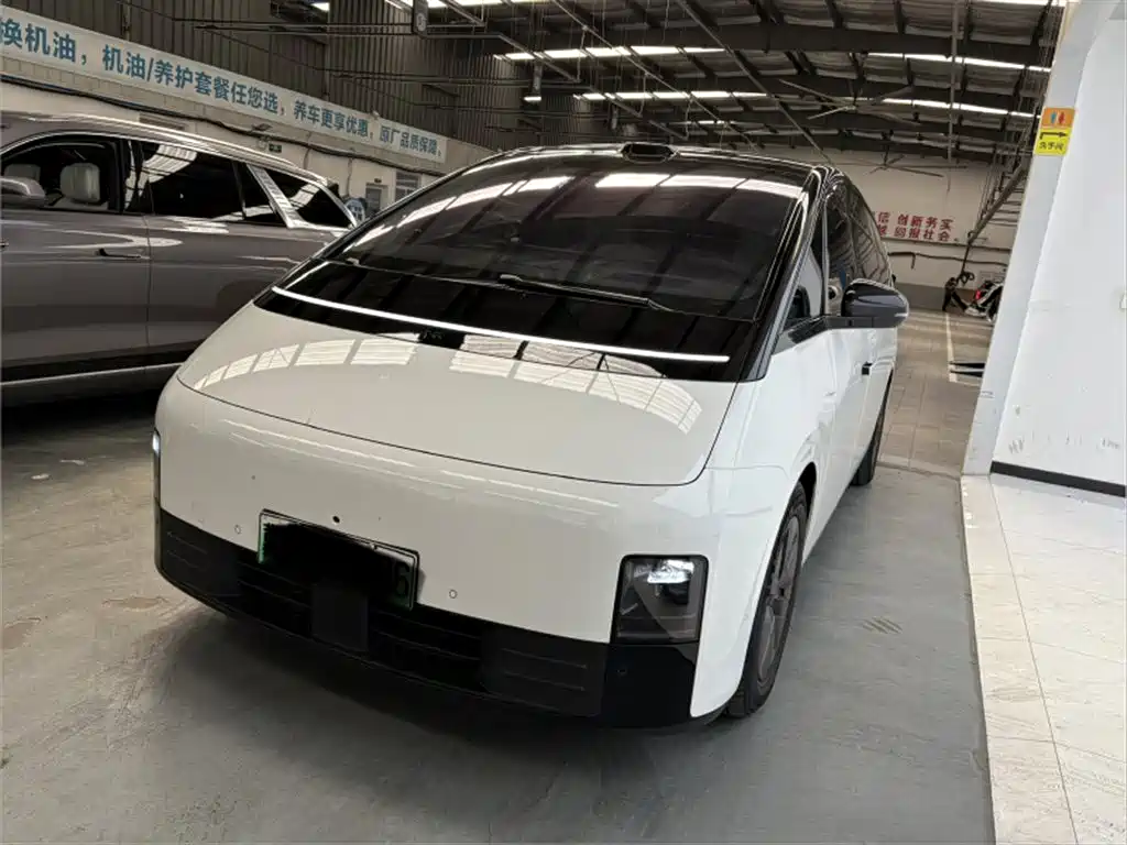 Li Auto MEGA