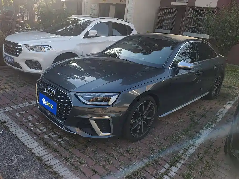 Audi S4