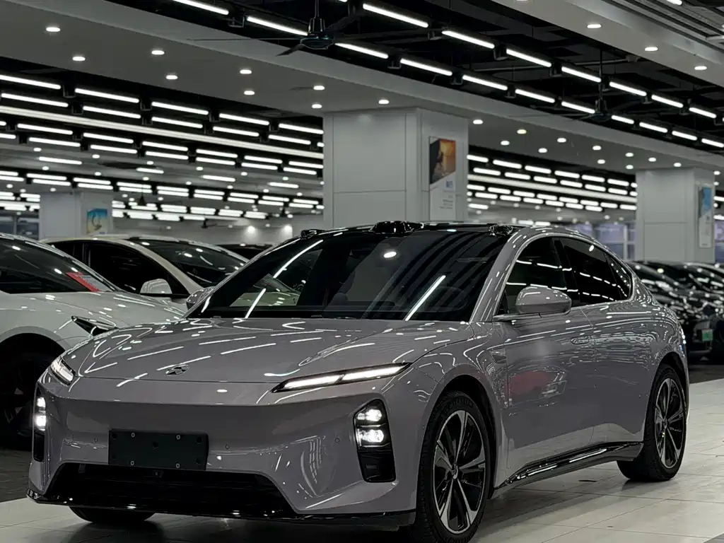 NIO ET5