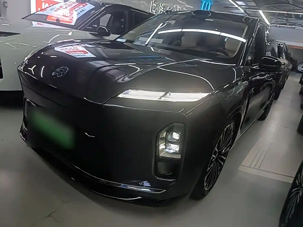 NIO ES8