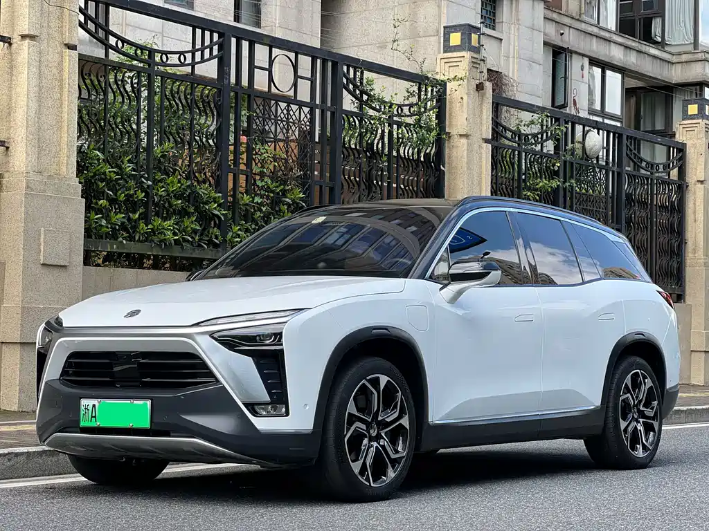 NIO ES8