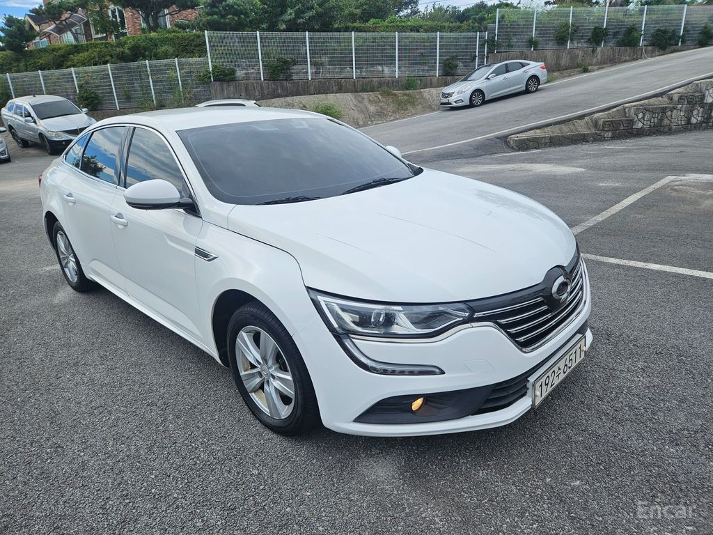 Renault SM6
