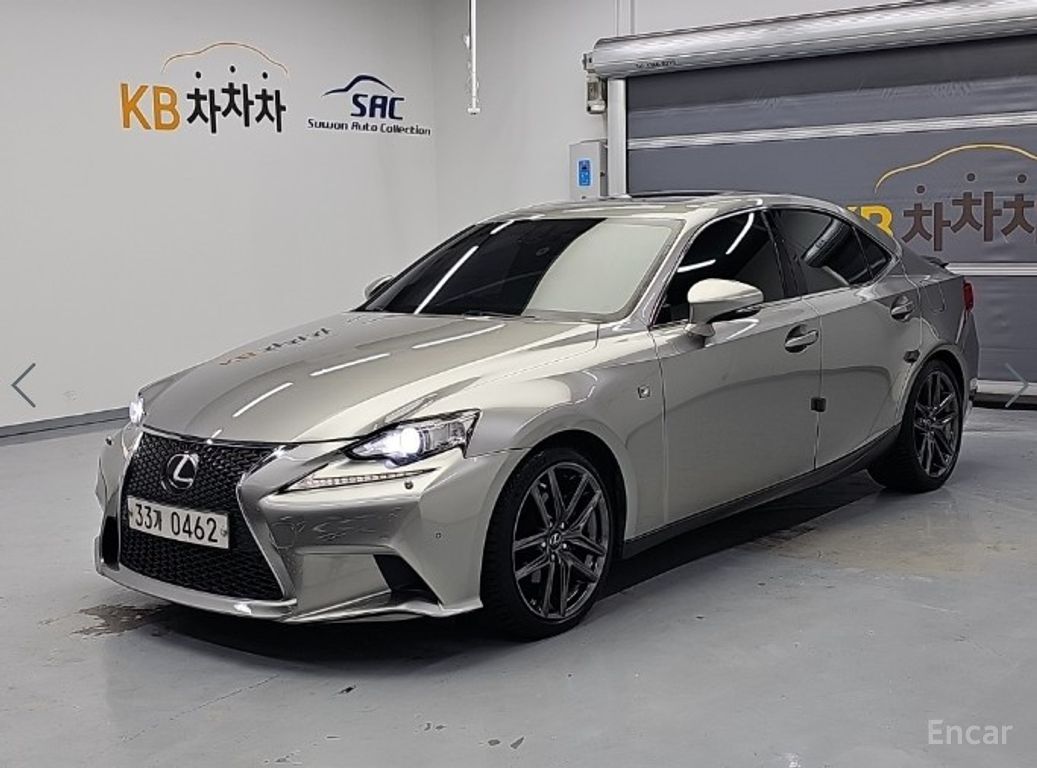 Lexus IS