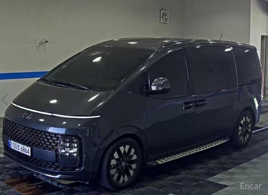 Hyundai Staria