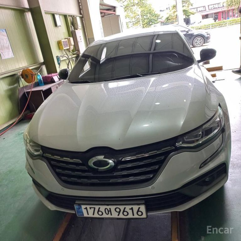 Renault SM6