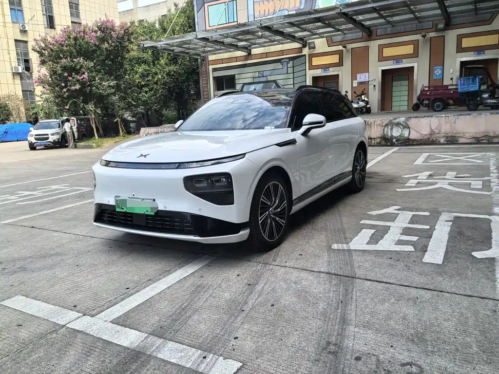 Xpeng G9