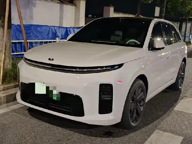 Li Auto L6