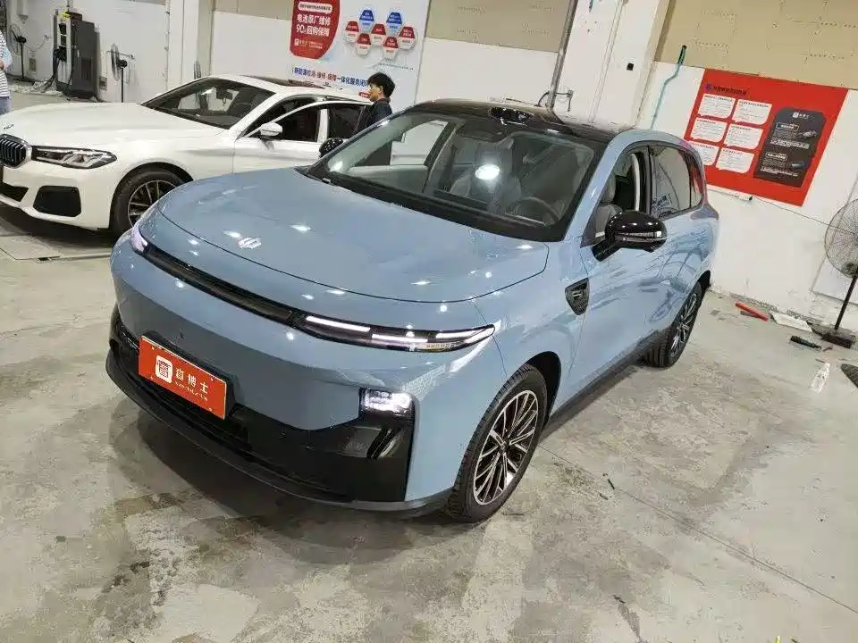 Leapmotor B10
