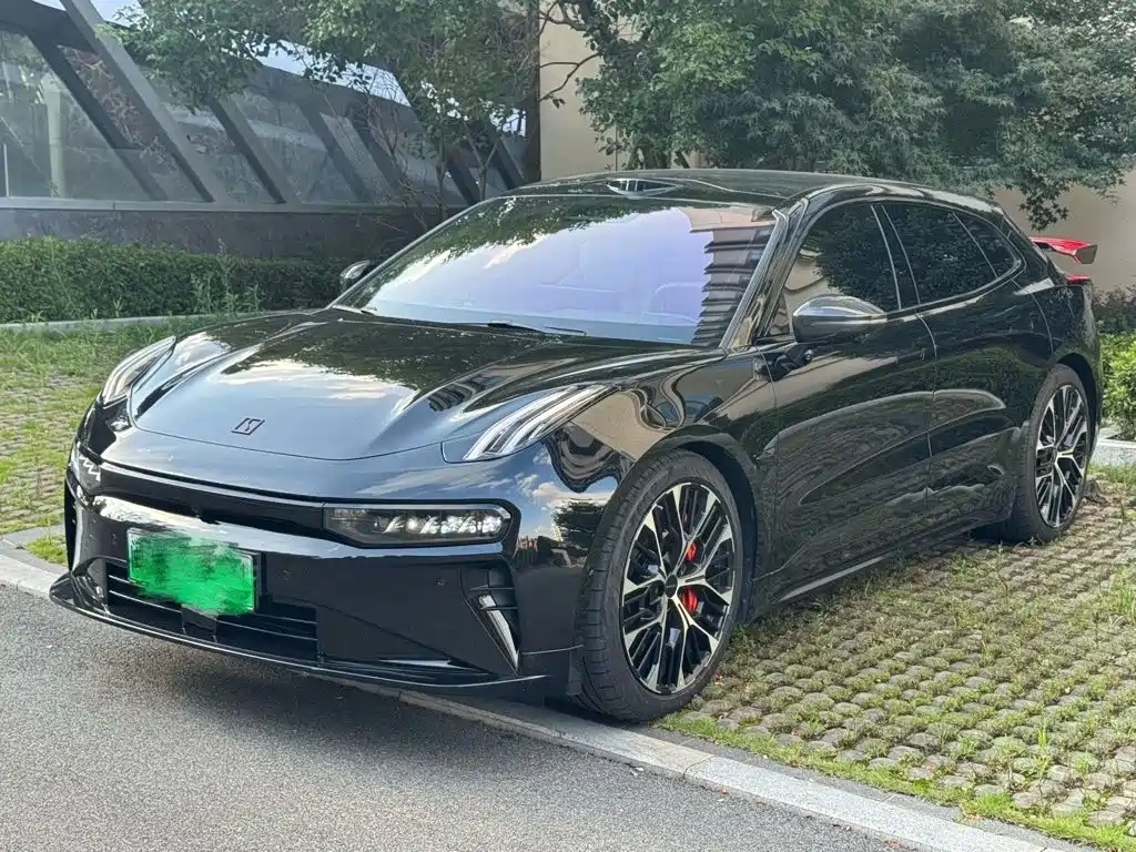 Zeekr 001