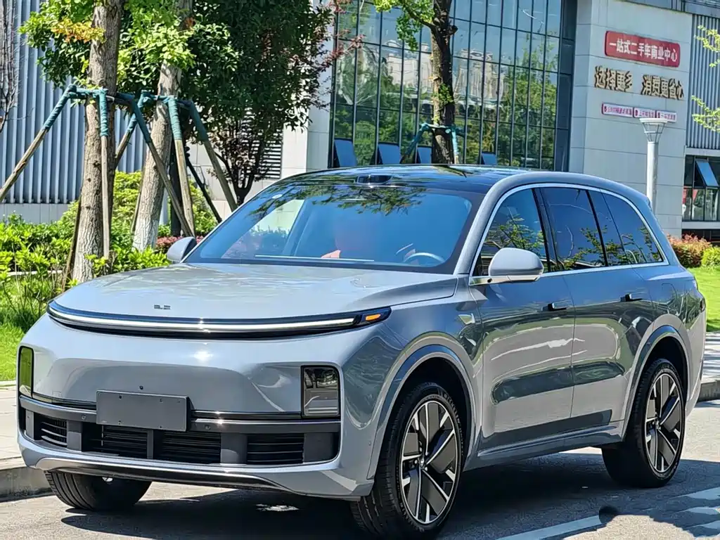 Li Auto L8