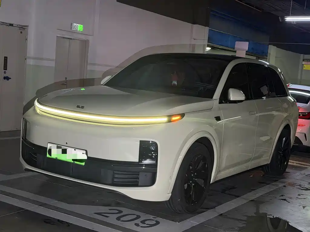 Li Auto L8