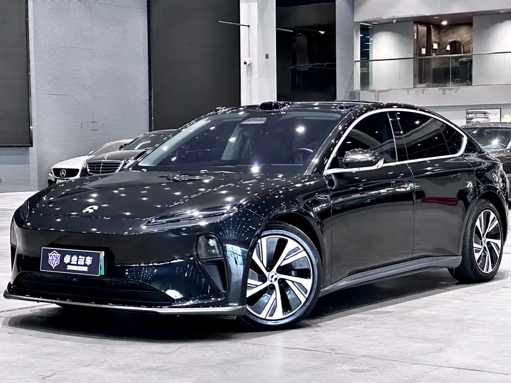 NIO ET5