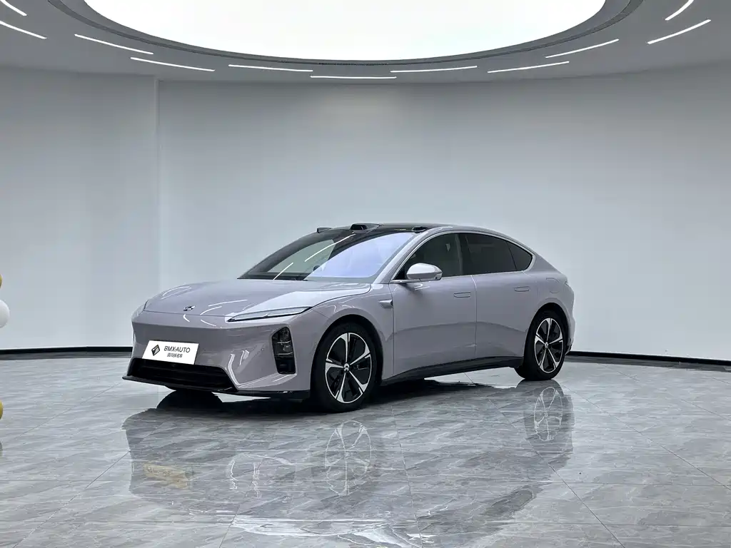 NIO ET5