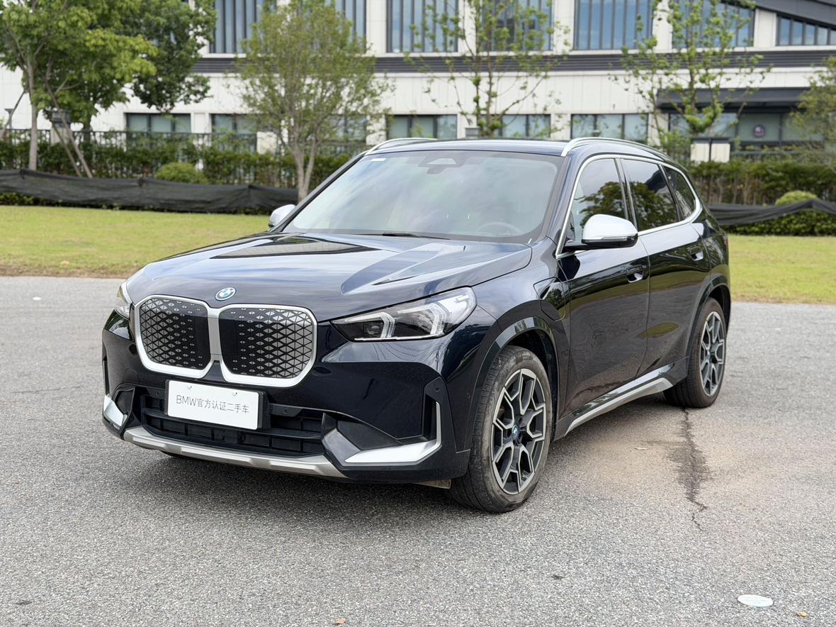 BMW iX1