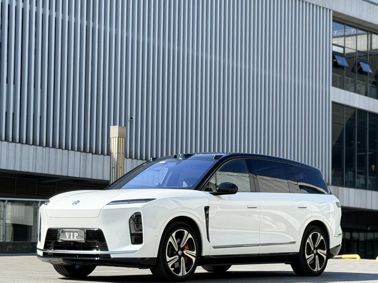 NIO ES8