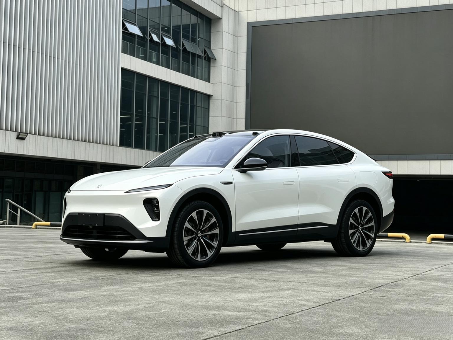 NIO EC7