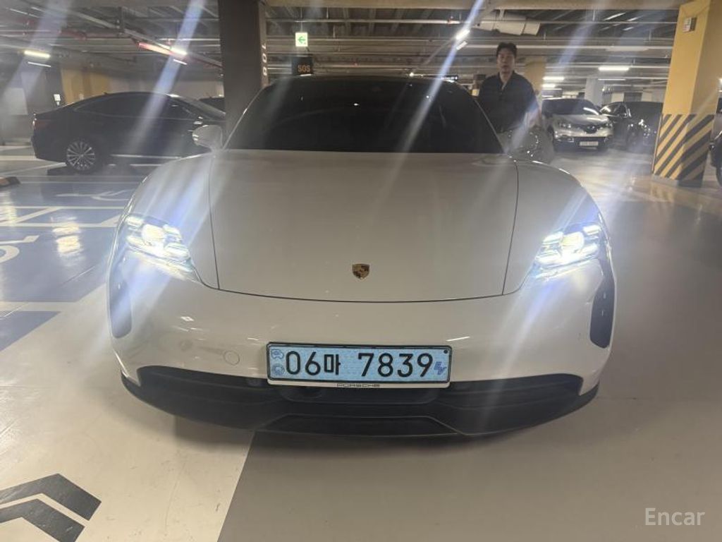 Porsche Taycan