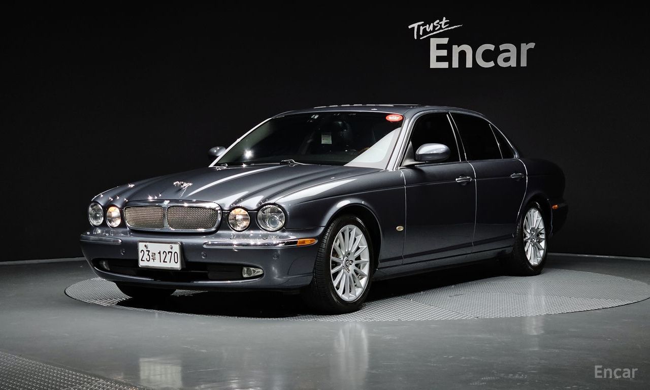 Jaguar XJ