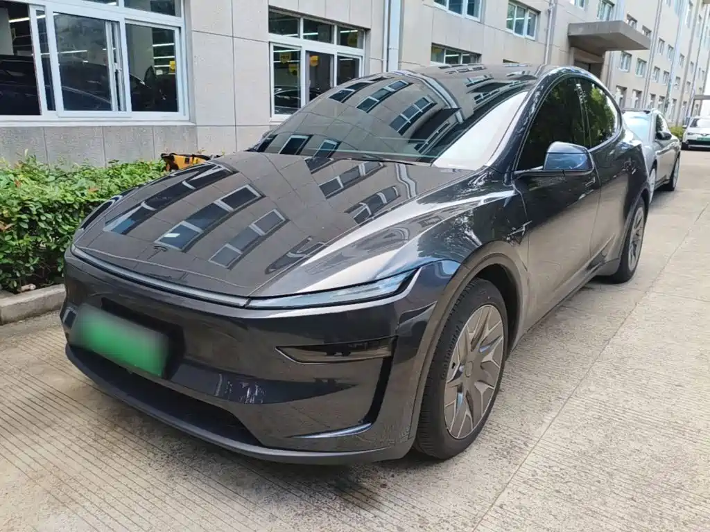 Tesla Model Y L