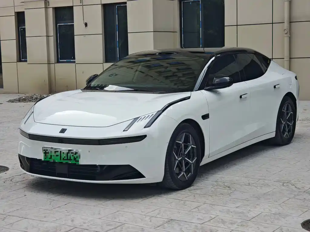 Lynk & Co 10