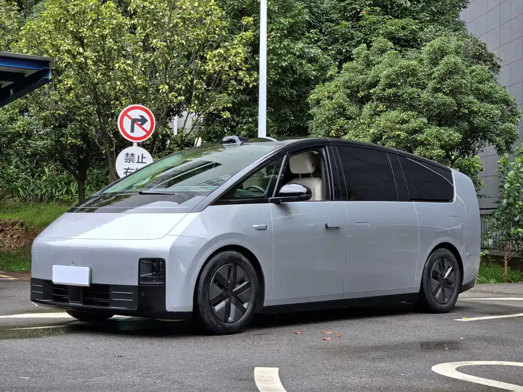Li Auto MEGA
