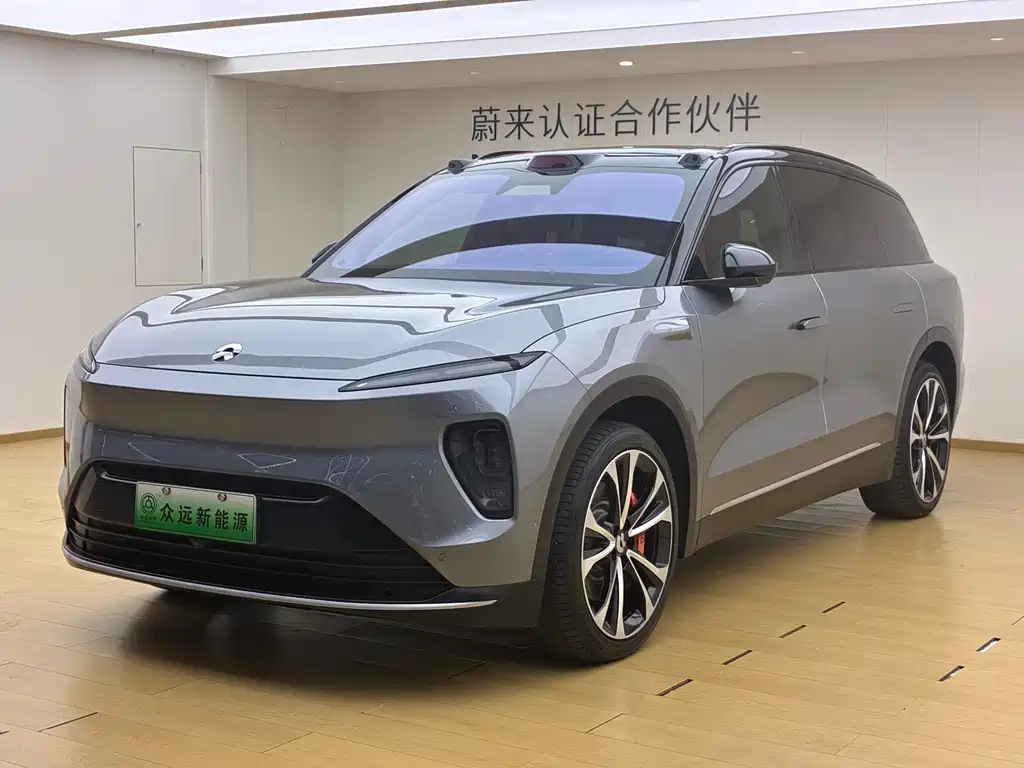 NIO ES8