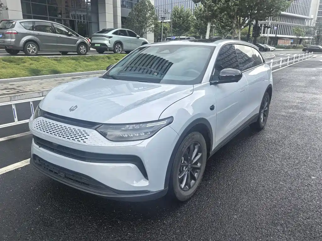 Leapmotor C11