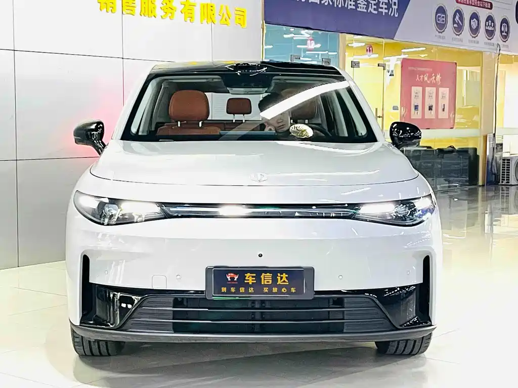 Leapmotor C10
