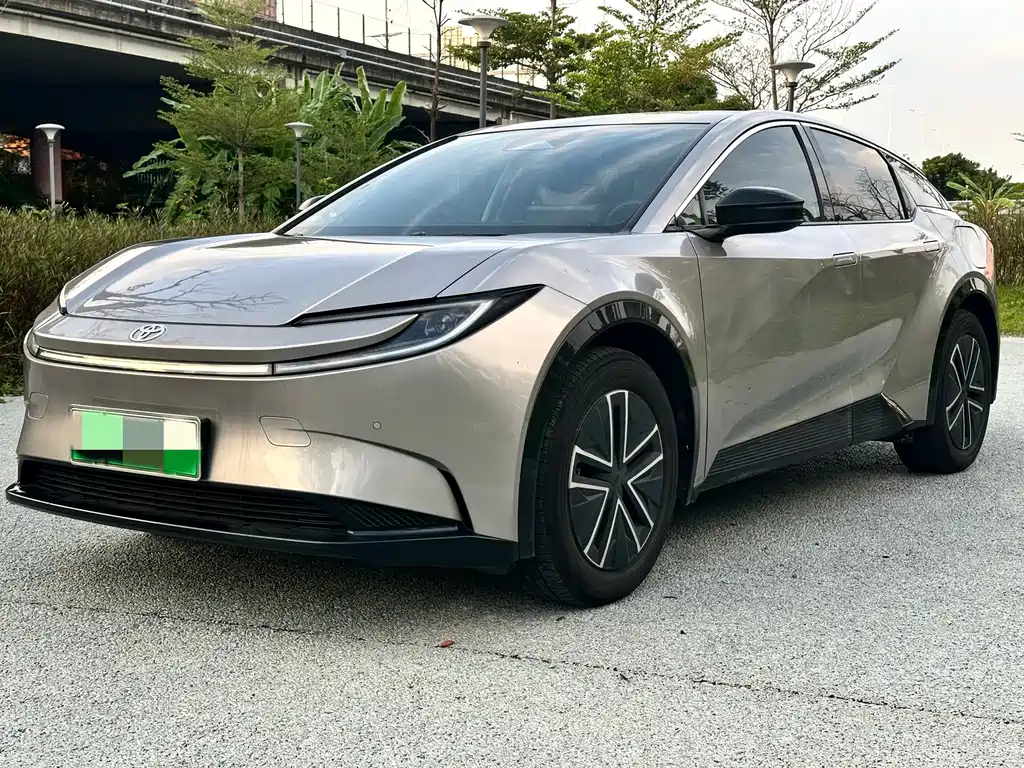 Toyota bZ5