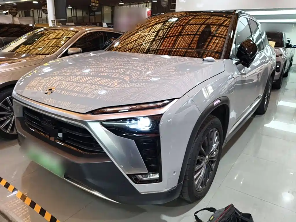 NIO ES8