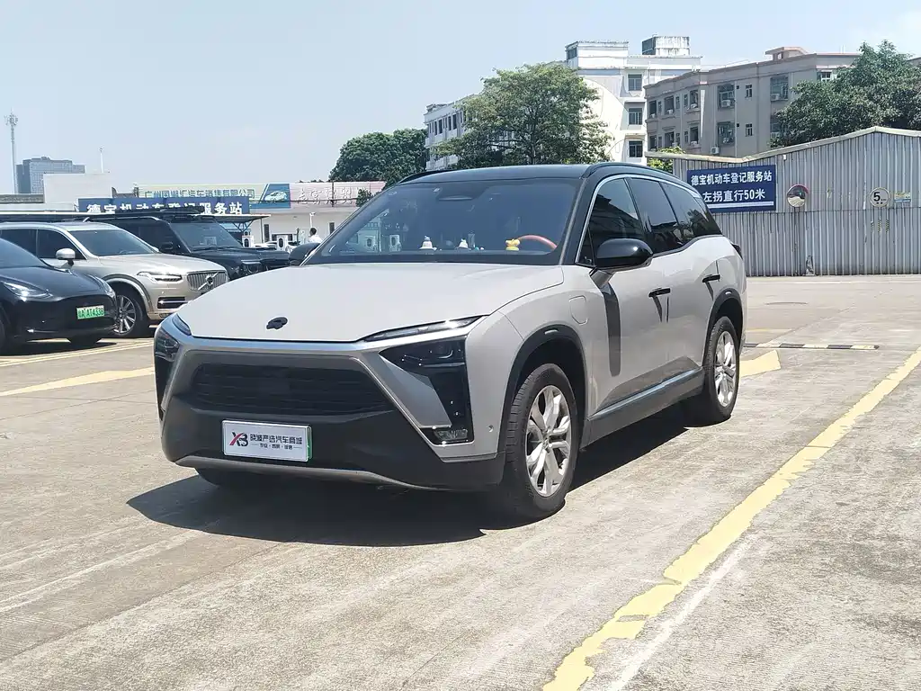 NIO ES8
