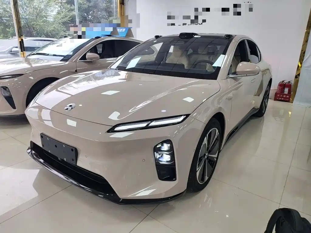 NIO ET5
