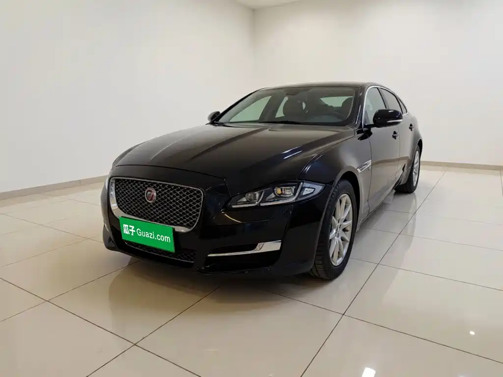Jaguar XJ