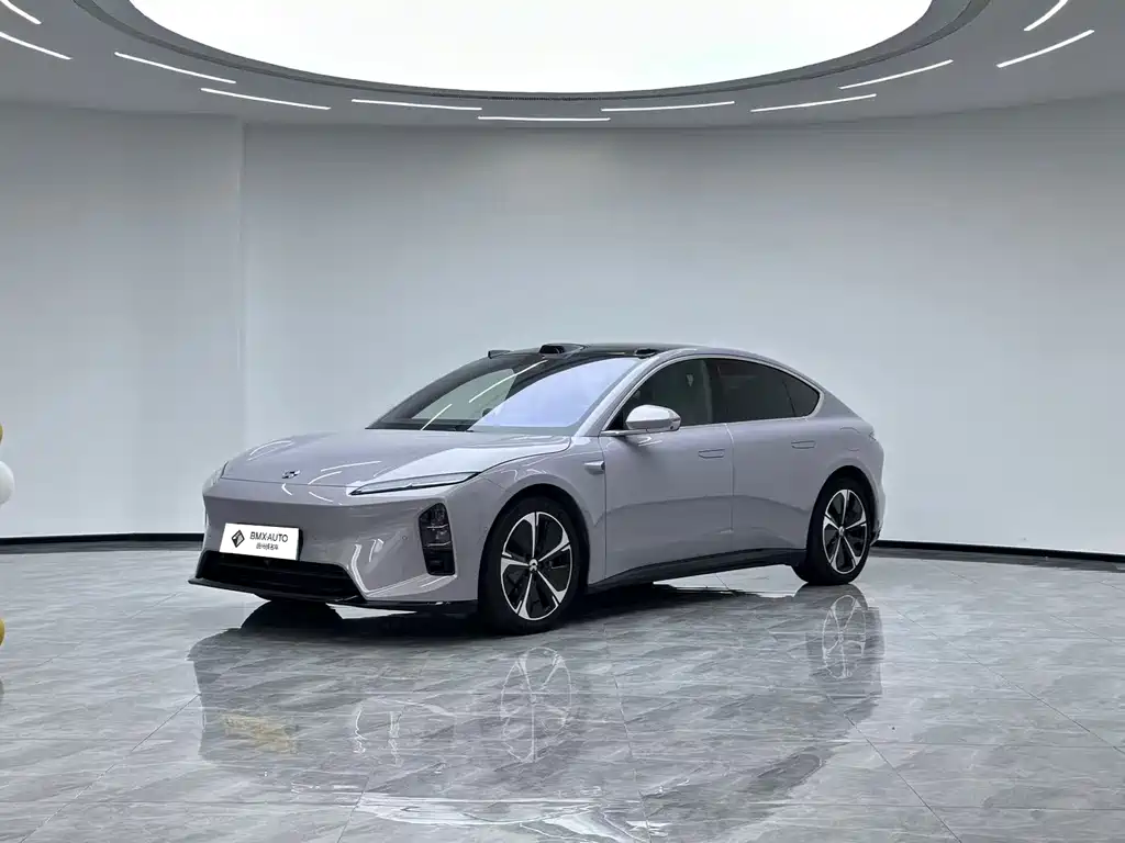NIO ET5