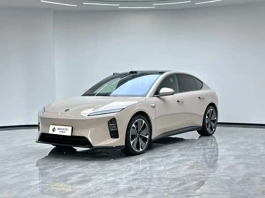 NIO ET5