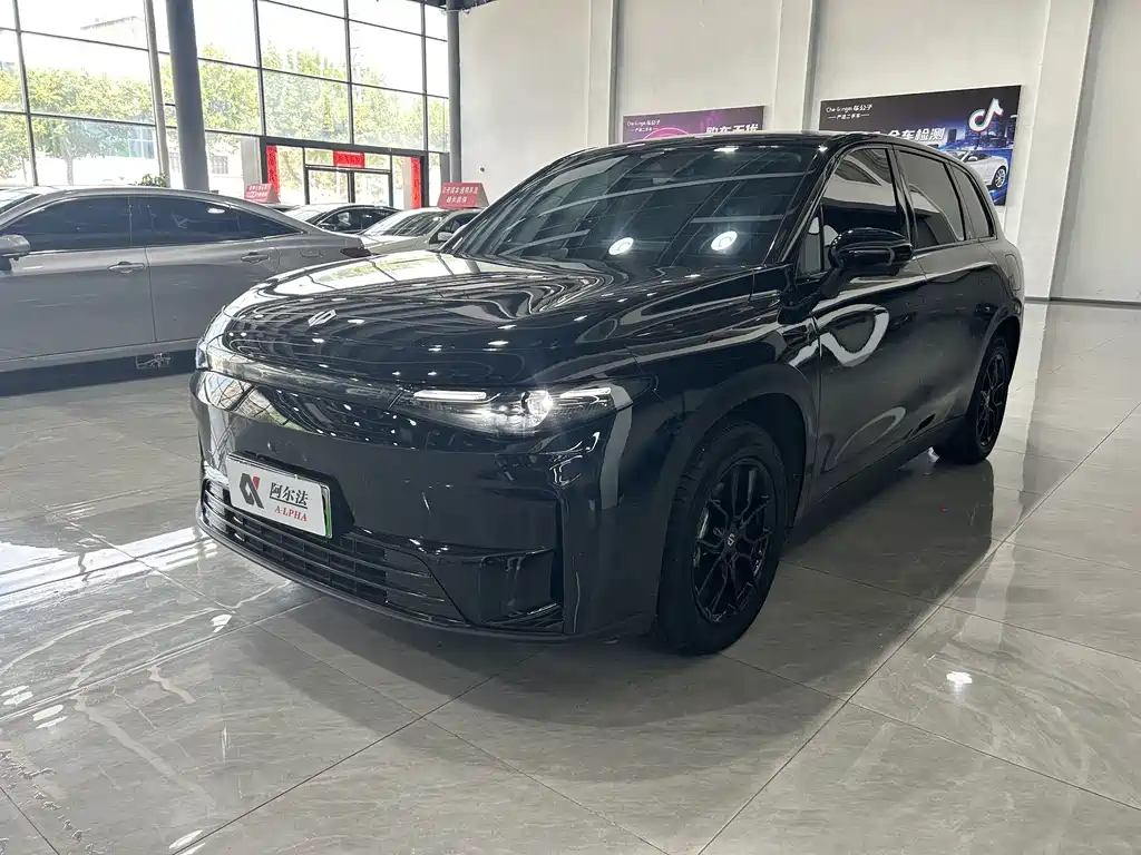 Leapmotor C10